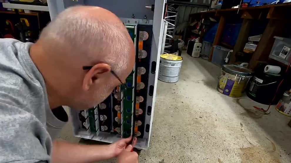 EEL 48V 16S DIY Vertical Battery Box DIY Kits Builtin BMS with Wheels